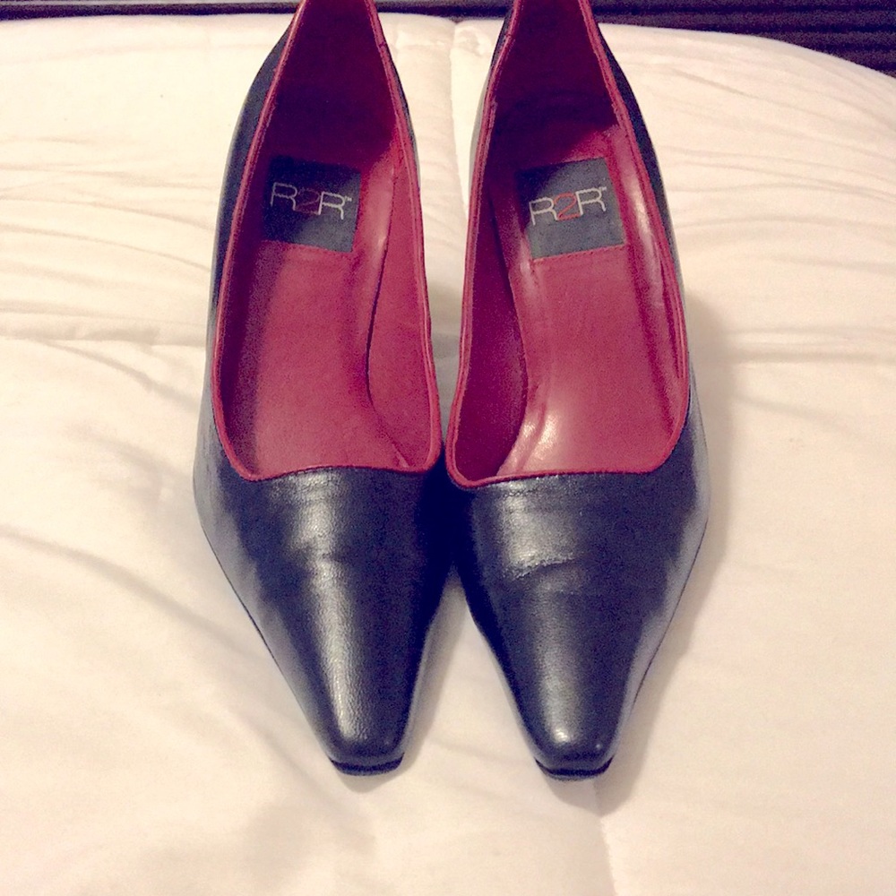 R2R Beautiful Leather Heels , Black/Red trim, red bottom. Size 8.5 M